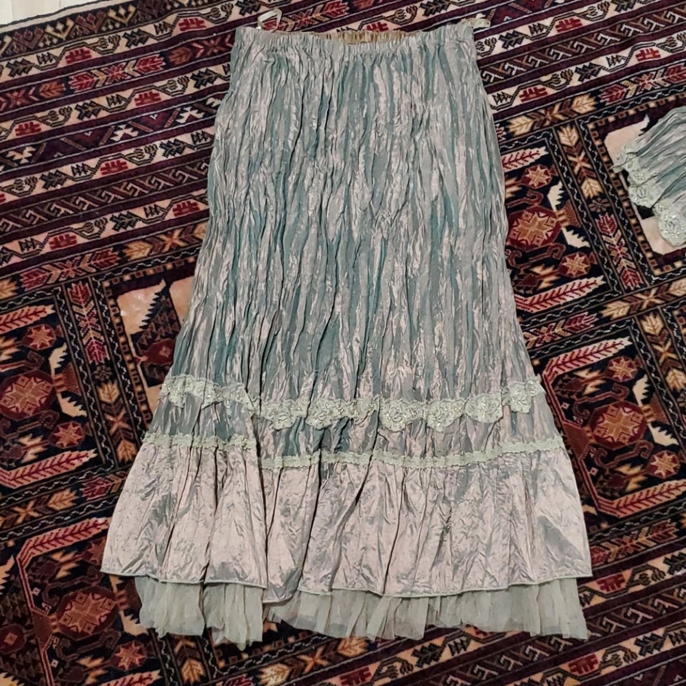 Top + Skirt - Picture 4 of 9